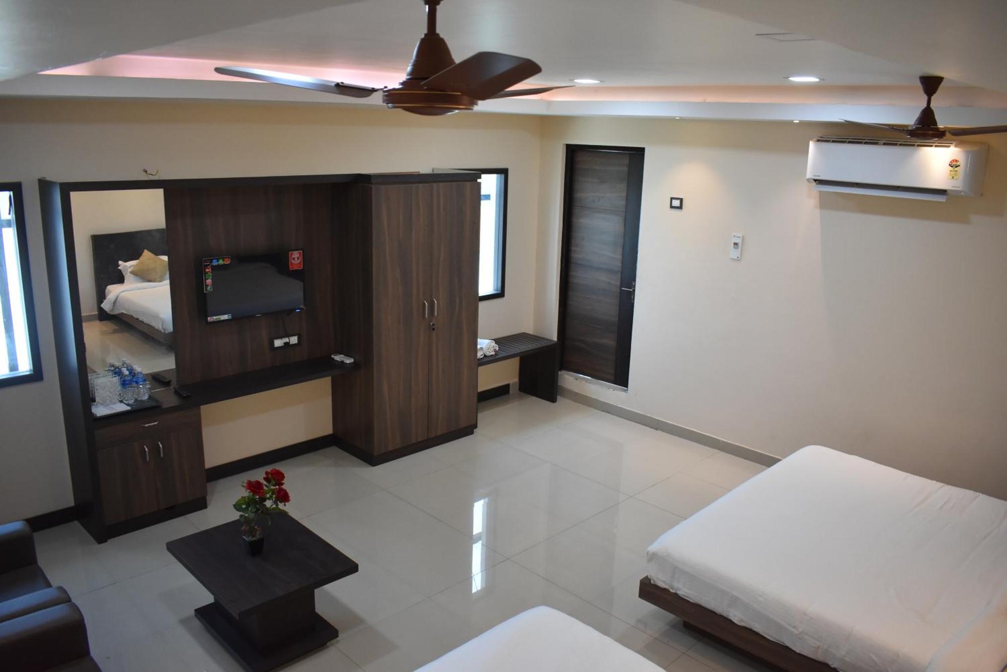 Hotel Sami V Landmarks Arantāngi Dış mekan fotoğraf