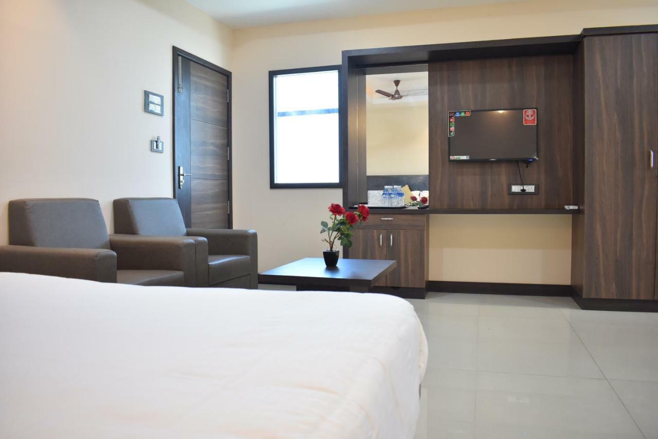 Hotel Sami V Landmarks Arantāngi Dış mekan fotoğraf